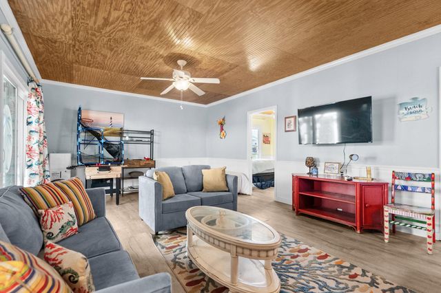 308 54th Ave. N, North Myrtle Beach, SC 29582