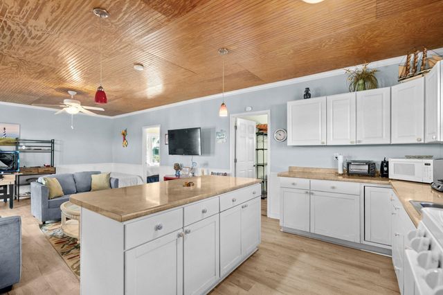 308 54th Ave. N, North Myrtle Beach, SC 29582