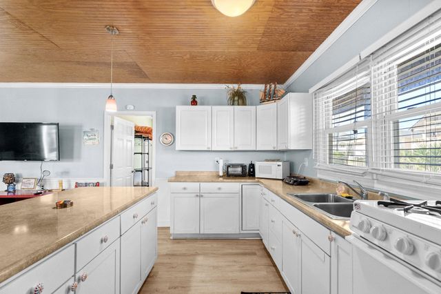 308 54th Ave. N, North Myrtle Beach, SC 29582