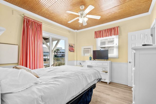 308 54th Ave. N, North Myrtle Beach, SC 29582