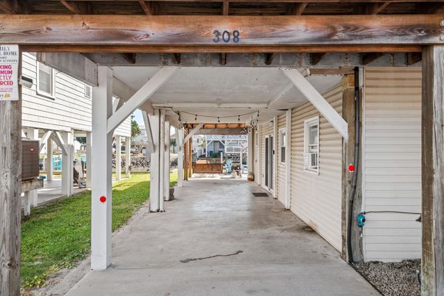 308 54th Ave. N, North Myrtle Beach, SC 29582