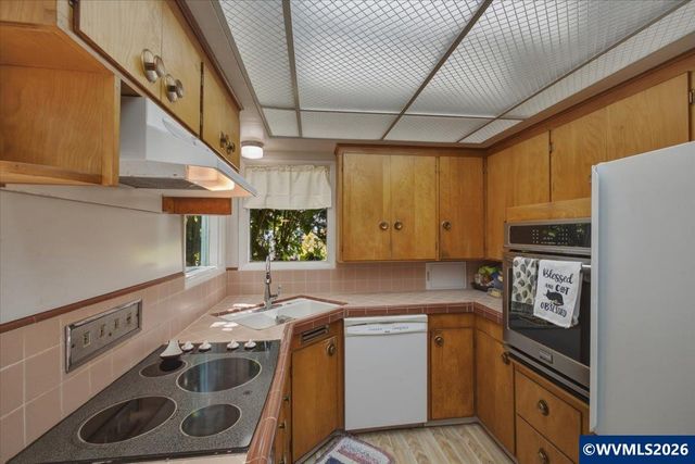 350 19th St NE, Salem, OR 97301