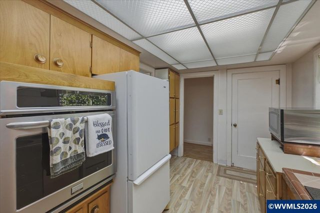 350 19th St NE, Salem, OR 97301