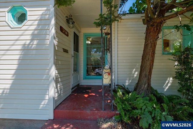 350 19th St NE, Salem, OR 97301