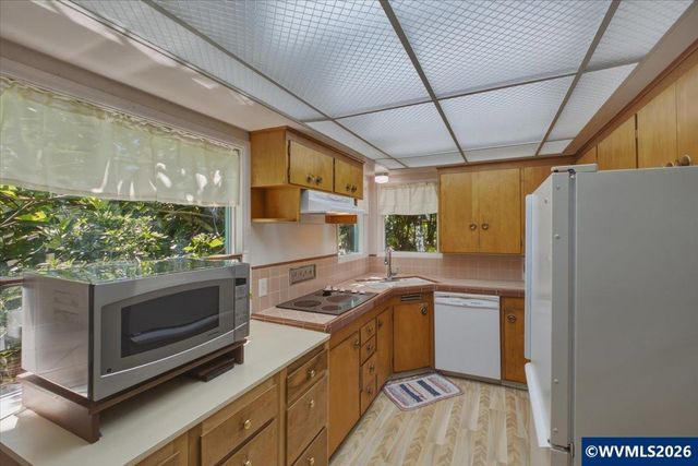 350 19th St NE, Salem, OR 97301