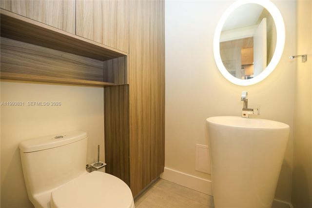 300 Bayview Drive 216, Sunny Isles Beach, FL 33160