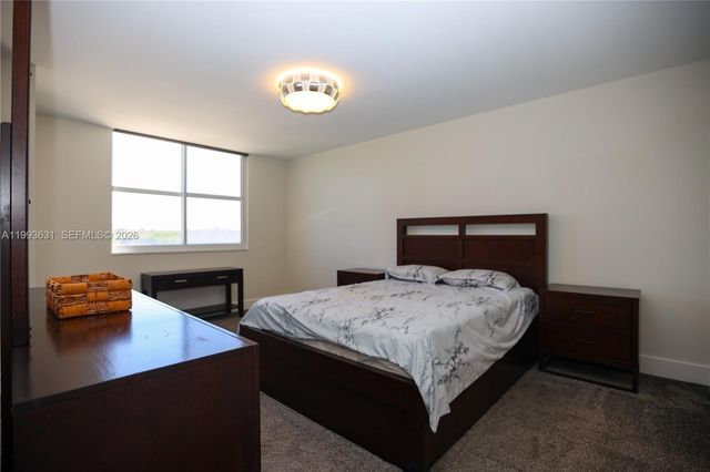 300 Bayview Drive 216, Sunny Isles Beach, FL 33160