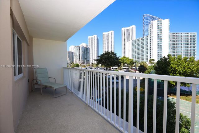 300 Bayview Drive 216, Sunny Isles Beach, FL 33160