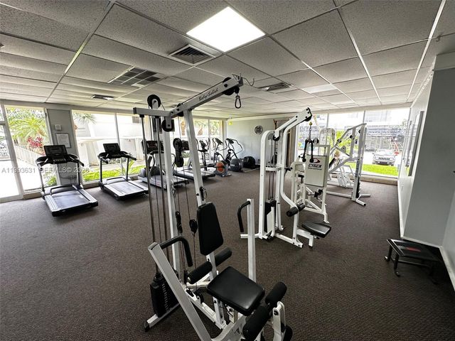 300 Bayview Drive 216, Sunny Isles Beach, FL 33160