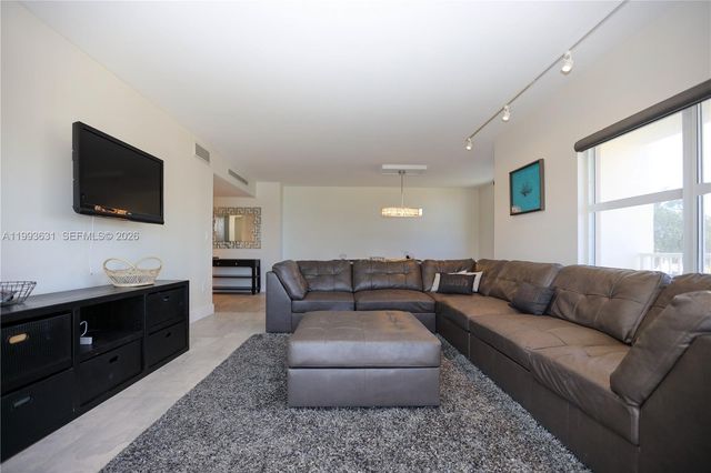 300 Bayview Drive 216, Sunny Isles Beach, FL 33160