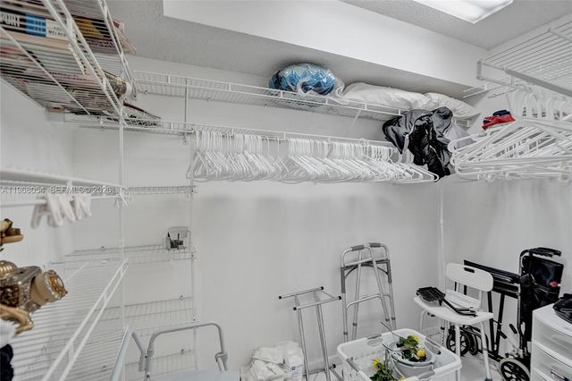 1151 SW 128th Ter 410D, Pembroke Pines, FL 33027