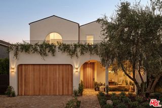 411 N Bowling Green Way, Los Angeles, CA 90049