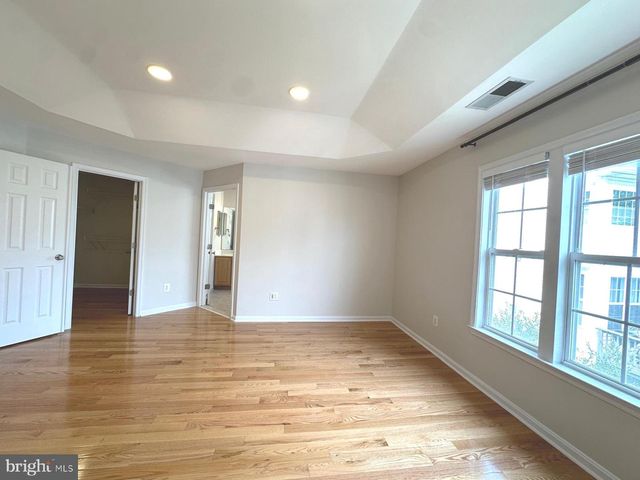 44272 SILKWORTH TER, Ashburn, VA 20147