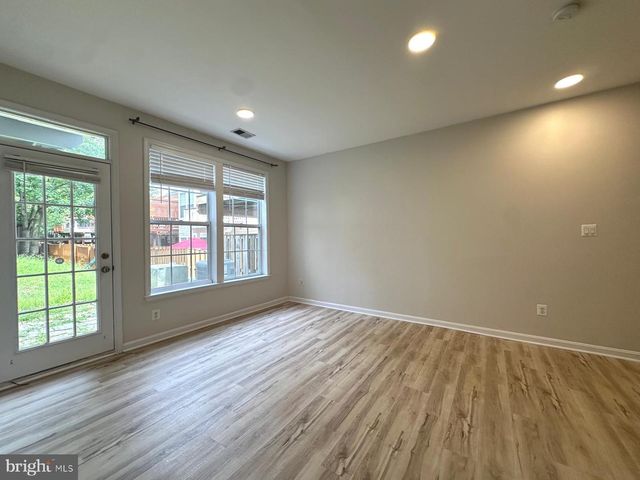 44272 SILKWORTH TER, Ashburn, VA 20147