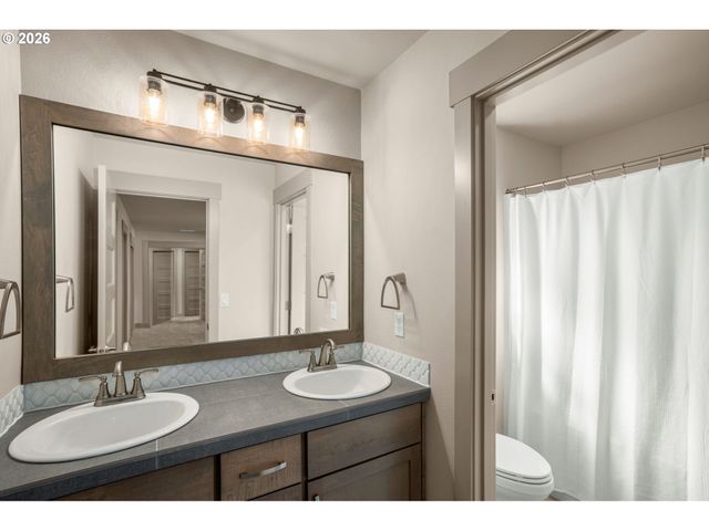 765 N 34TH Ter, Cornelius, OR 97124