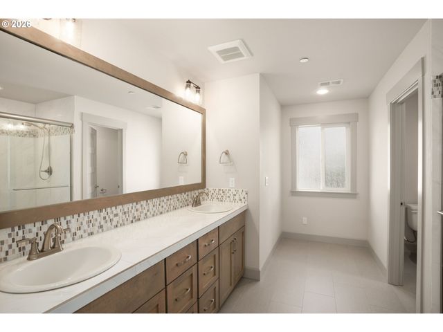 765 N 34TH Ter, Cornelius, OR 97124