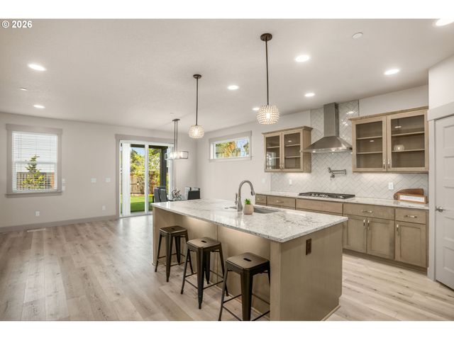 765 N 34TH Ter, Cornelius, OR 97124