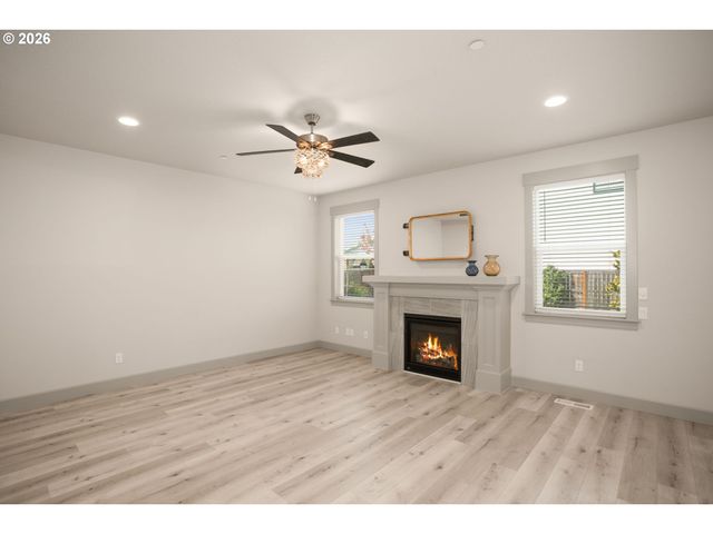 765 N 34TH Ter, Cornelius, OR 97124