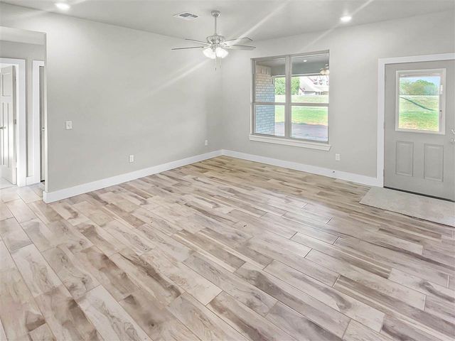 109 S 6th Ave, Sterling, OK 73567