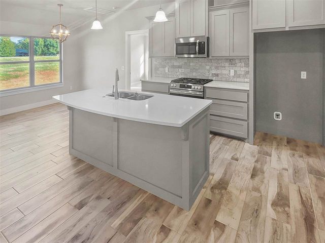 109 S 6th Ave, Sterling, OK 73567