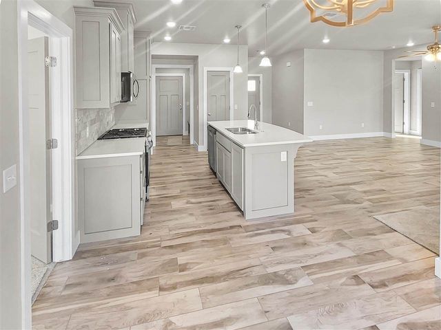 109 S 6th Ave, Sterling, OK 73567