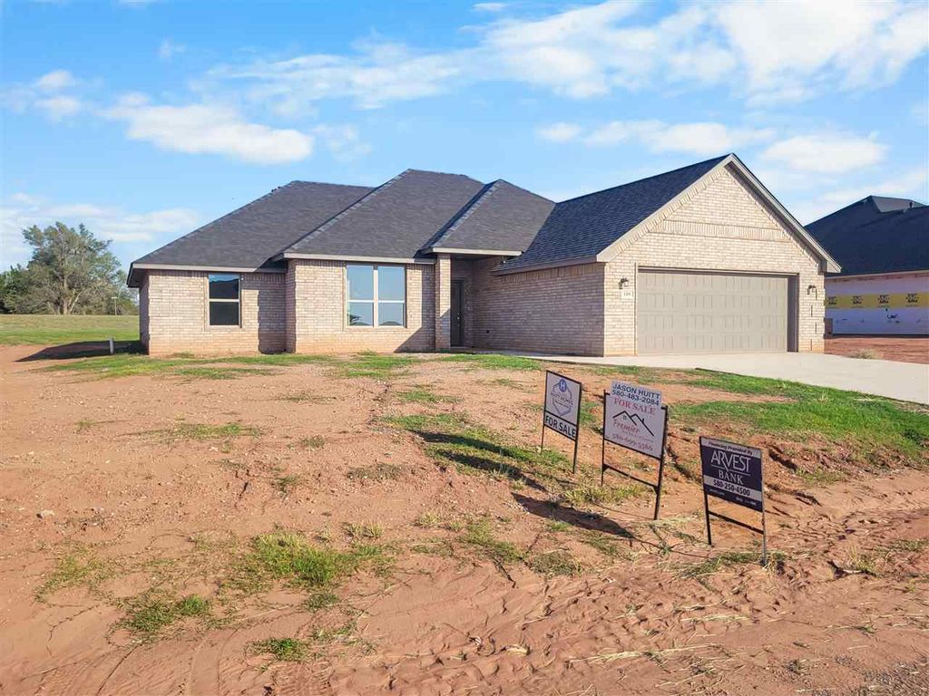 109 S 6th Ave, Sterling, OK 73567