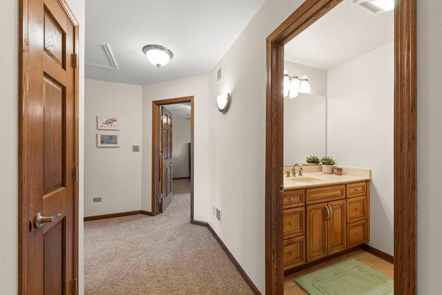 1825 Northbridge Place, Downers Grove, IL 60516