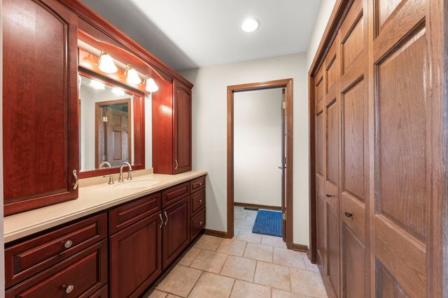 1825 Northbridge Place, Downers Grove, IL 60516