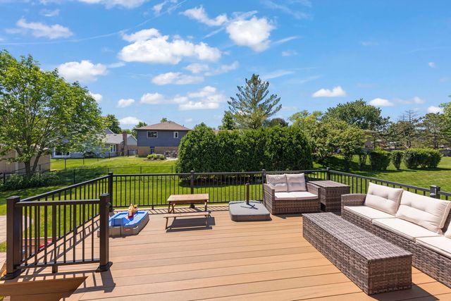 1825 Northbridge Place, Downers Grove, IL 60516