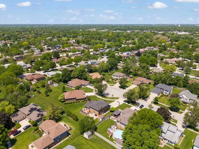 1825 Northbridge Place, Downers Grove, IL 60516