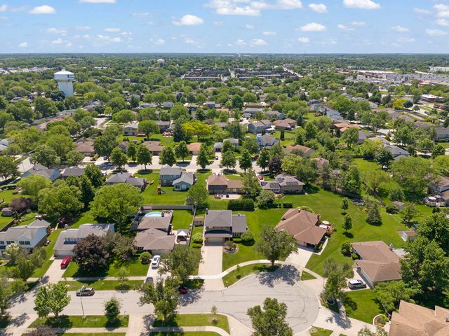 1825 Northbridge Place, Downers Grove, IL 60516