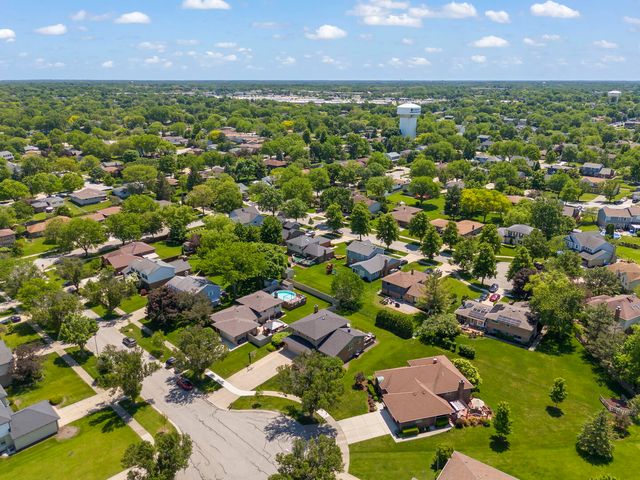 1825 Northbridge Place, Downers Grove, IL 60516