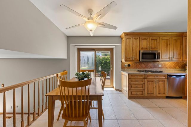 1825 Northbridge Place, Downers Grove, IL 60516