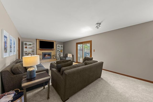 1825 Northbridge Place, Downers Grove, IL 60516