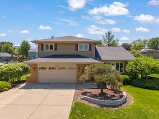 1825 Northbridge Place, Downers Grove, IL 60516