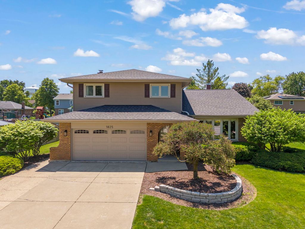 1825 Northbridge Place, Downers Grove, IL 60516