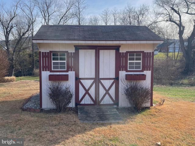 326 SCHOOL ST, Romney, WV 26757