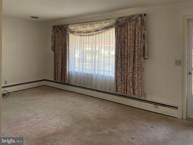 326 SCHOOL ST, Romney, WV 26757