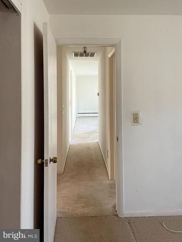 326 SCHOOL ST, Romney, WV 26757