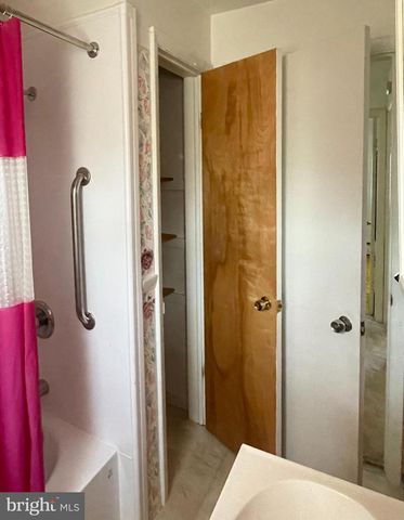 326 SCHOOL ST, Romney, WV 26757