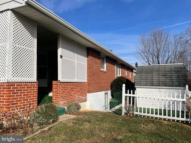 326 SCHOOL ST, Romney, WV 26757