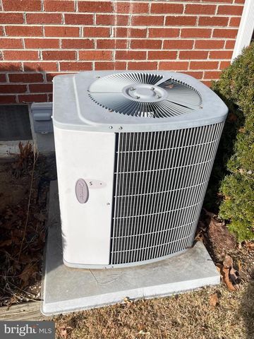 326 SCHOOL ST, Romney, WV 26757