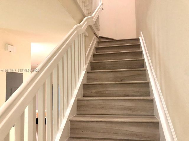 9213 W 33rd Way, Hialeah, FL 33018