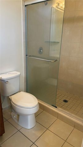 9213 W 33rd Way, Hialeah, FL 33018