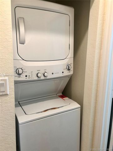 9213 W 33rd Way, Hialeah, FL 33018