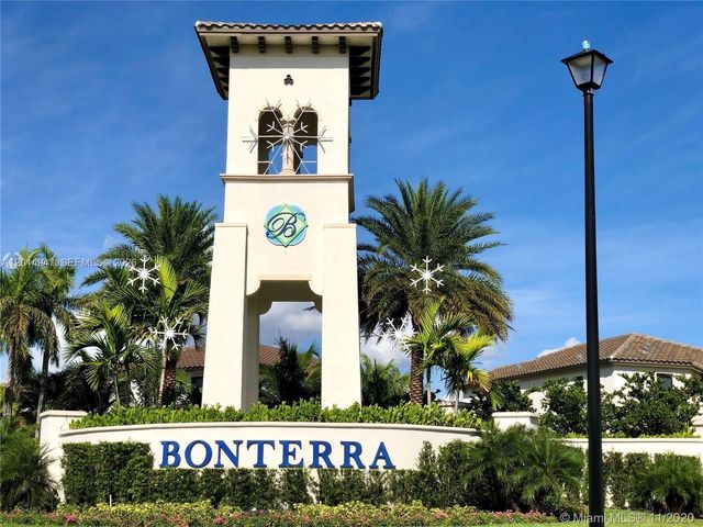 9213 W 33rd Way, Hialeah, FL 33018