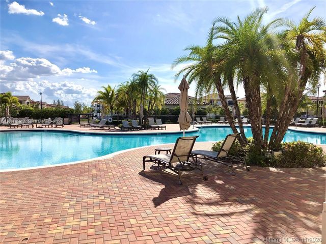 9213 W 33rd Way, Hialeah, FL 33018