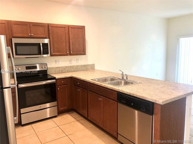 9213 W 33rd Way, Hialeah, FL 33018