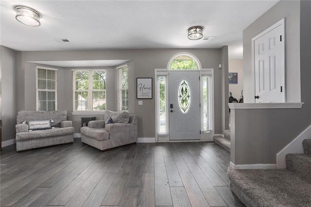 8120 NW Delta Drive, Kansas City, MO 64151