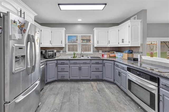 8120 NW Delta Drive, Kansas City, MO 64151